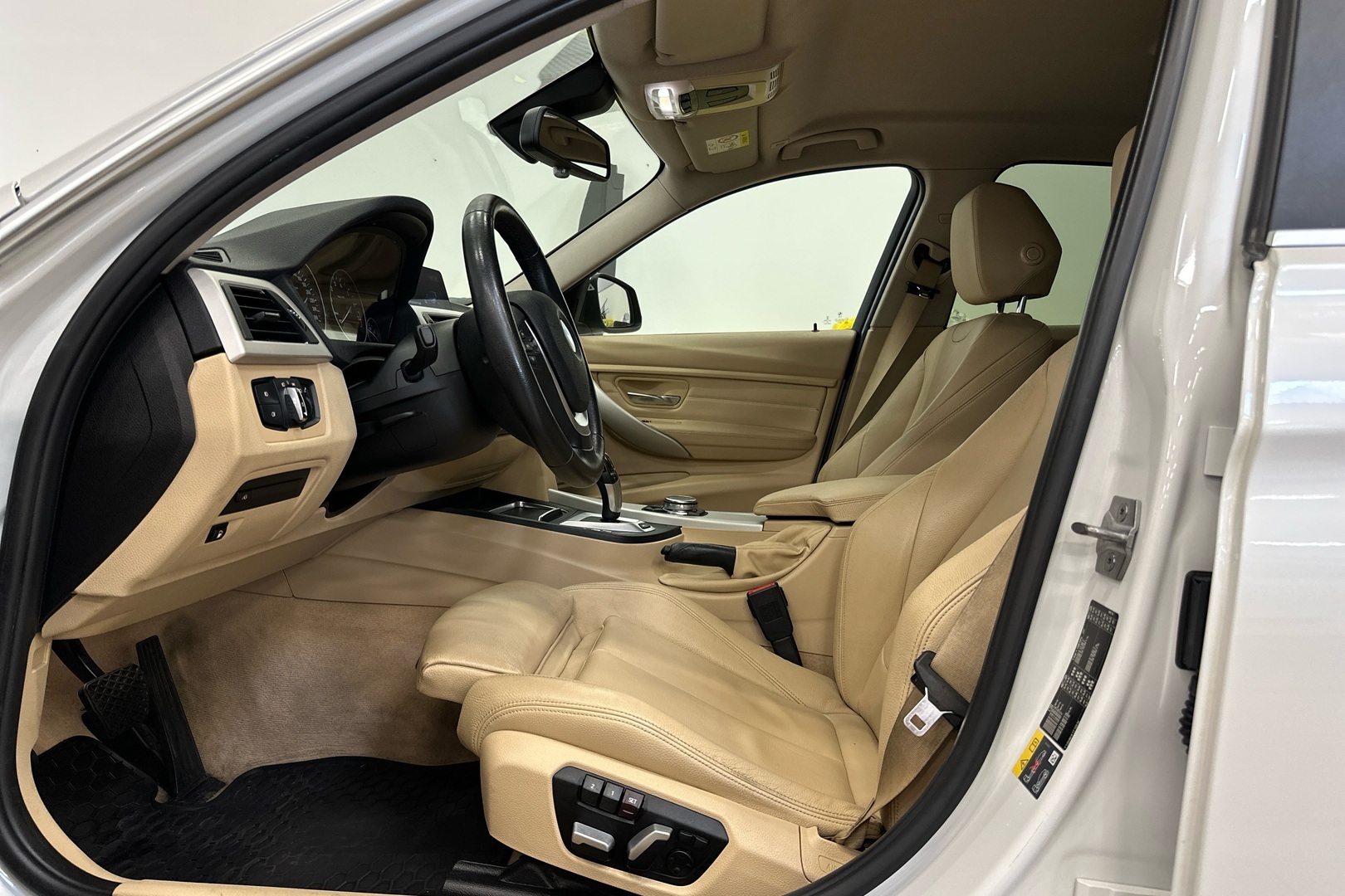 BMW 330 2016