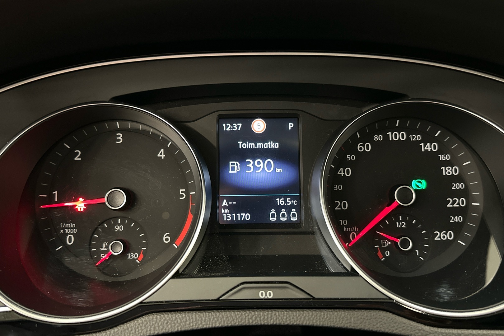 VOLKSWAGEN Passat 13