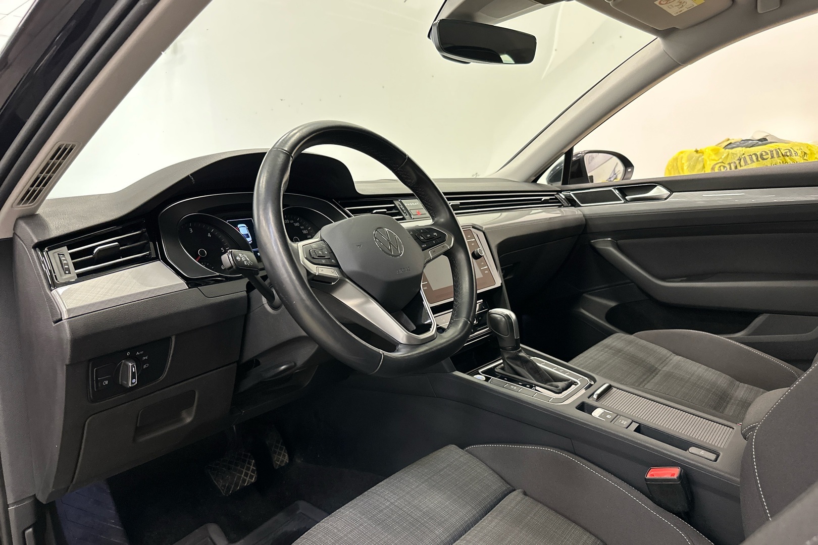 VOLKSWAGEN Passat 19