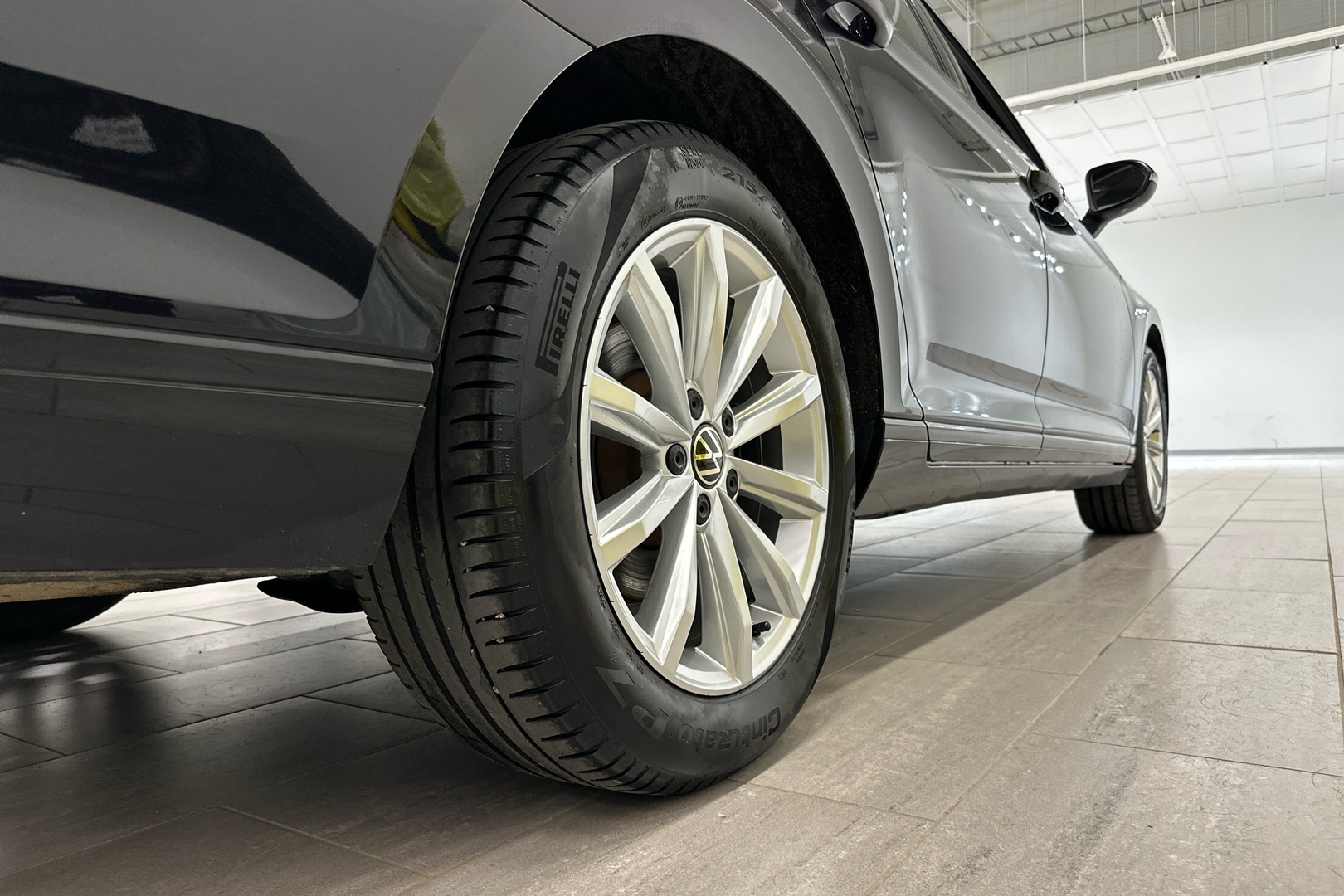 VOLKSWAGEN Passat 23