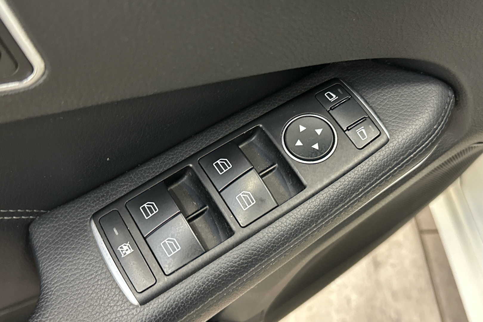 MERCEDES-BENZ E 2014