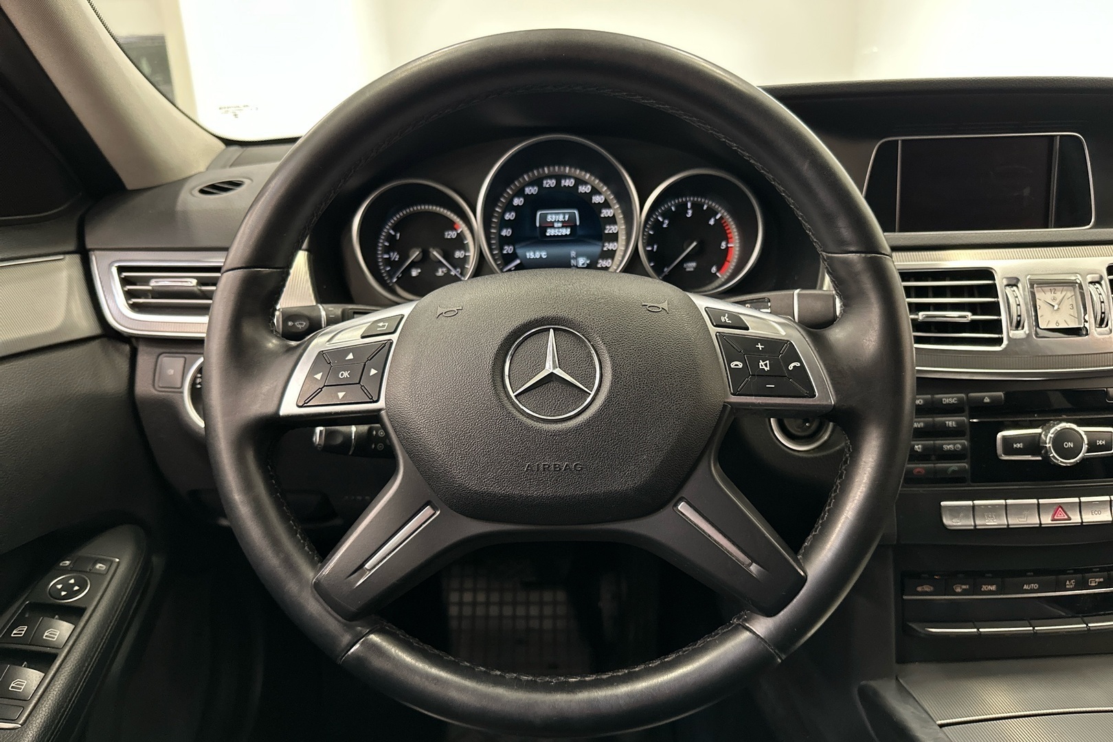 MERCEDES-BENZ E 2014