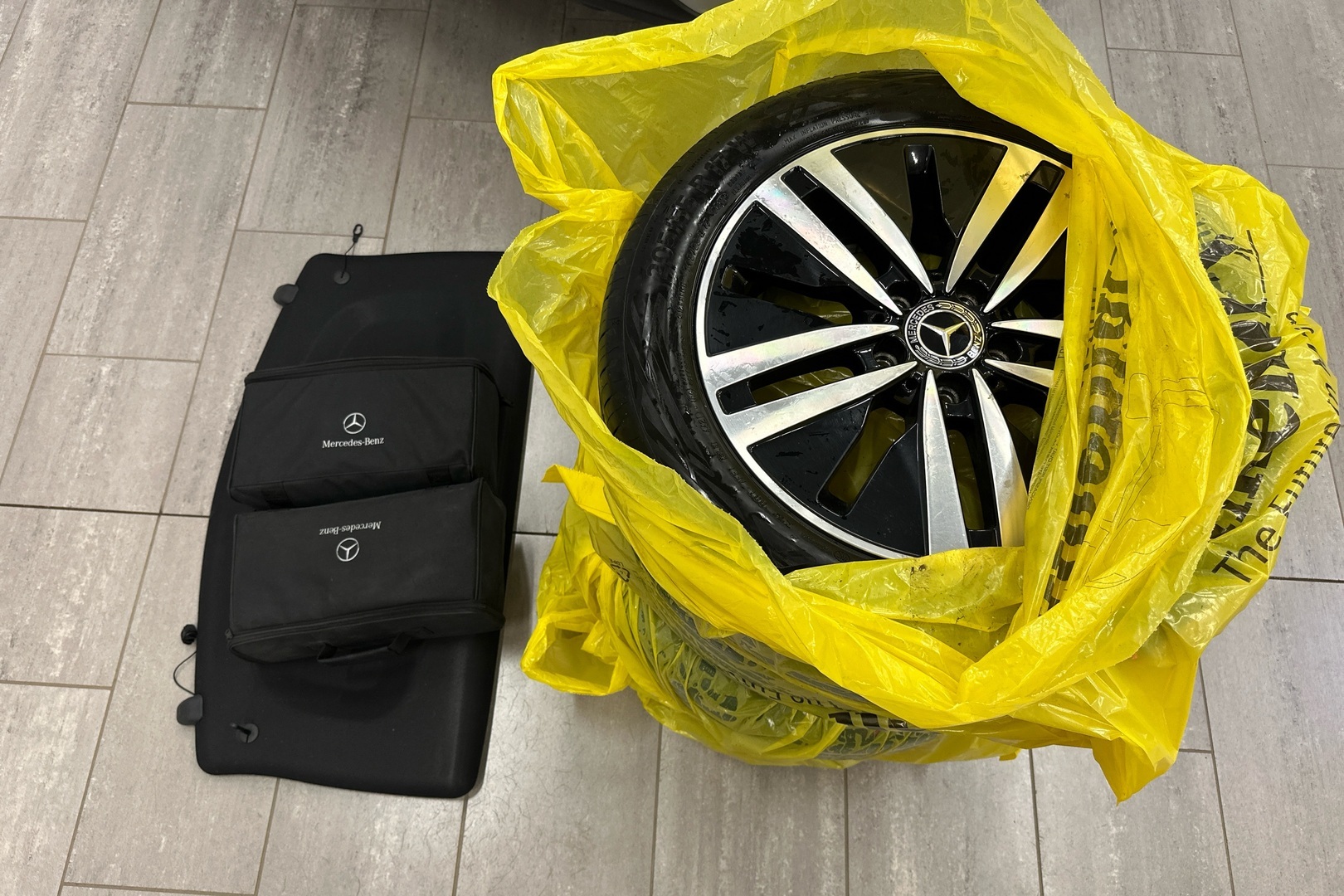 MERCEDES-BENZ A 2022