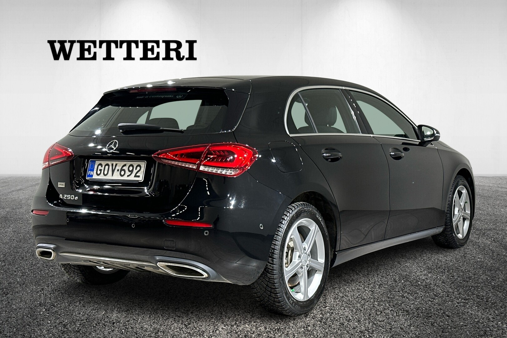 MERCEDES-BENZ A 2022