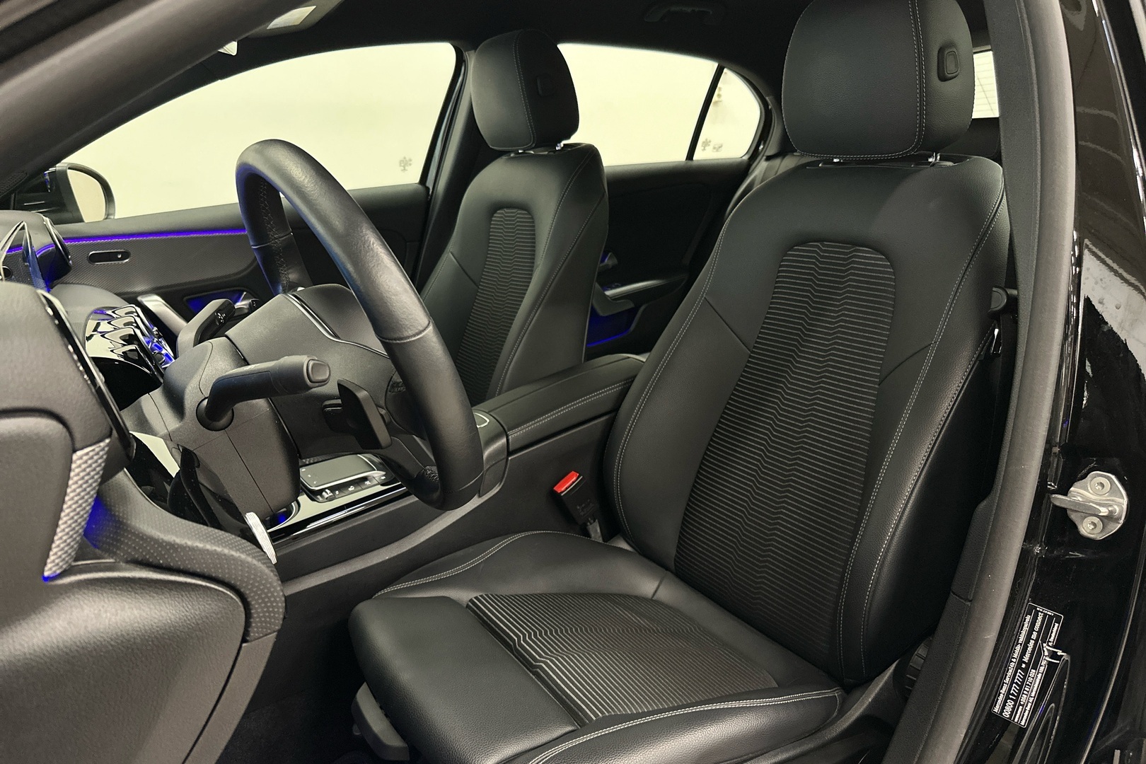 MERCEDES-BENZ A 2022