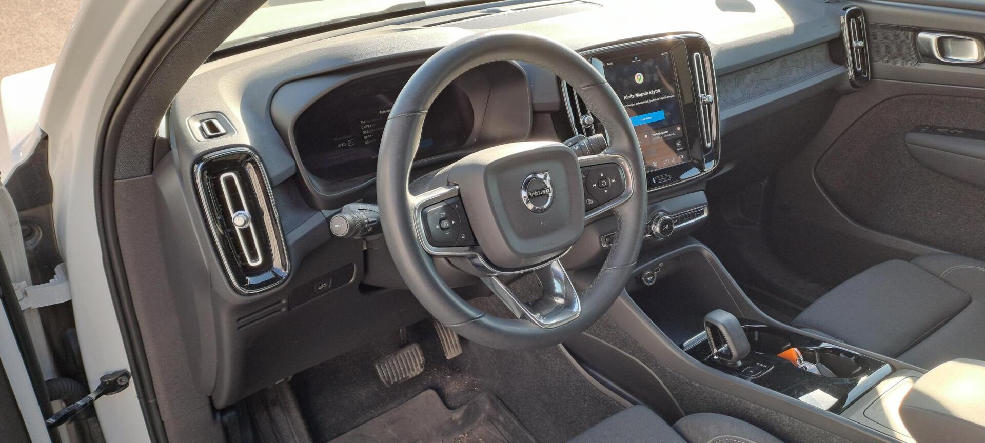 VOLVO C40 2023