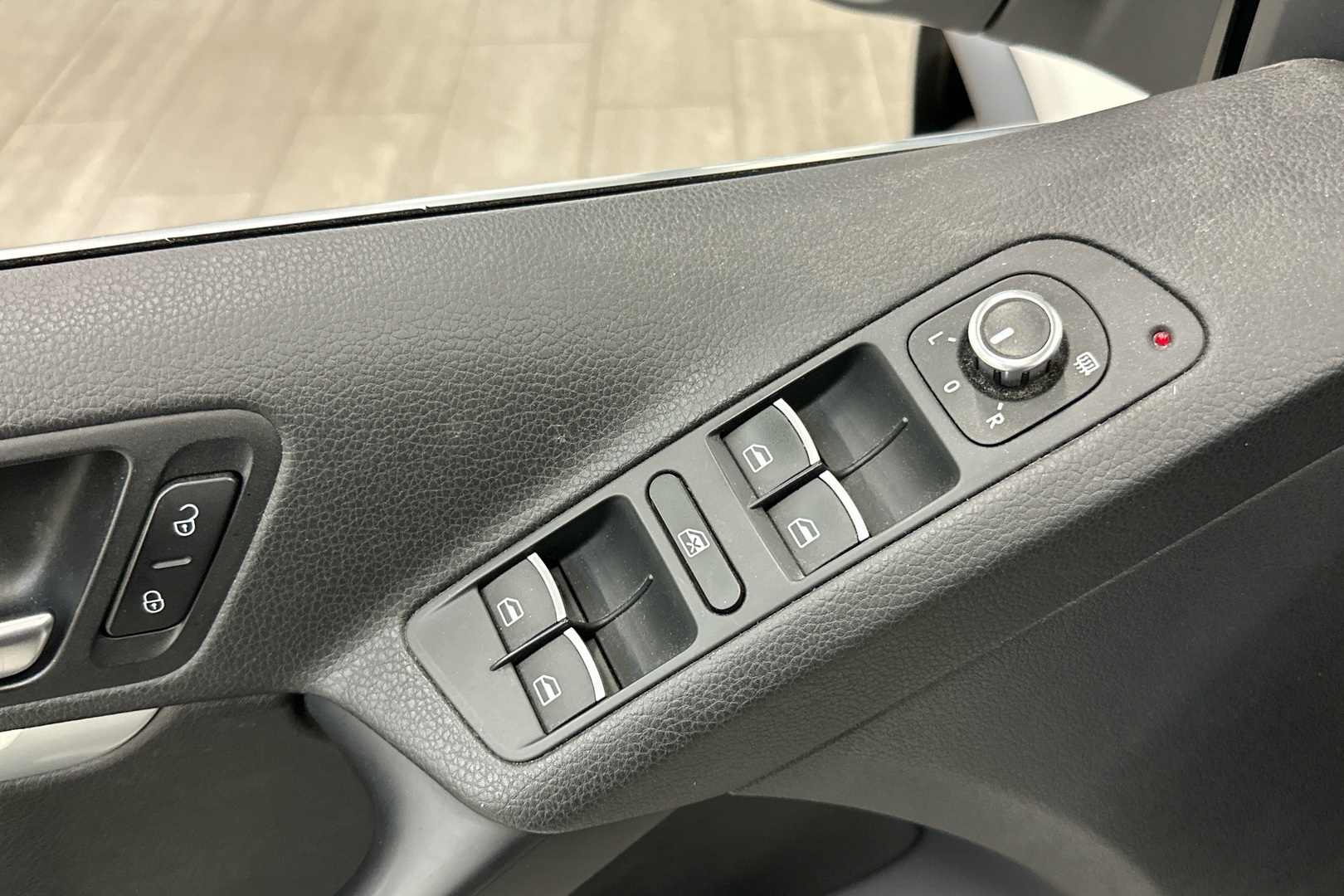 VOLKSWAGEN Tiguan 2013