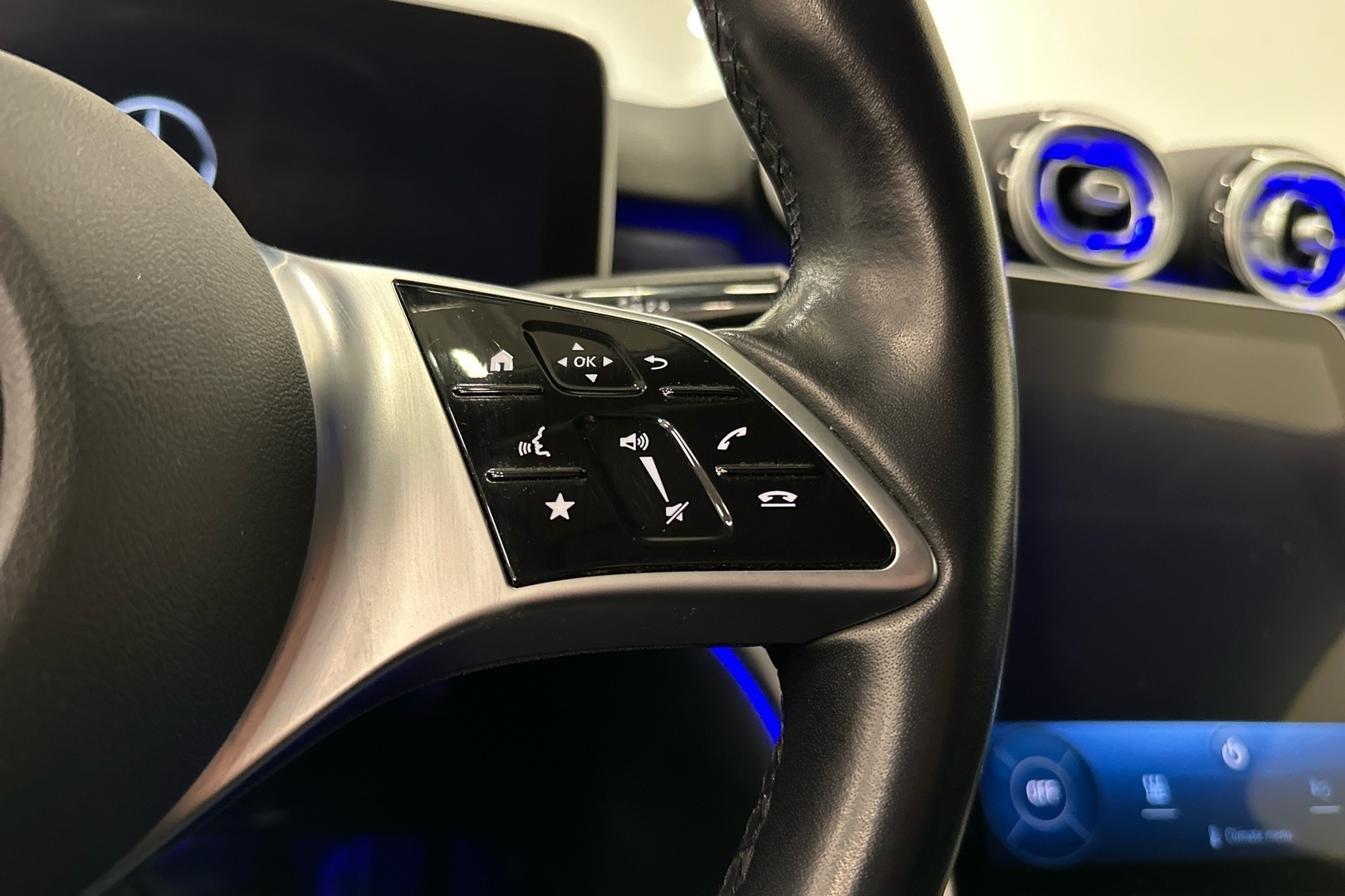 MERCEDES-BENZ C 2023