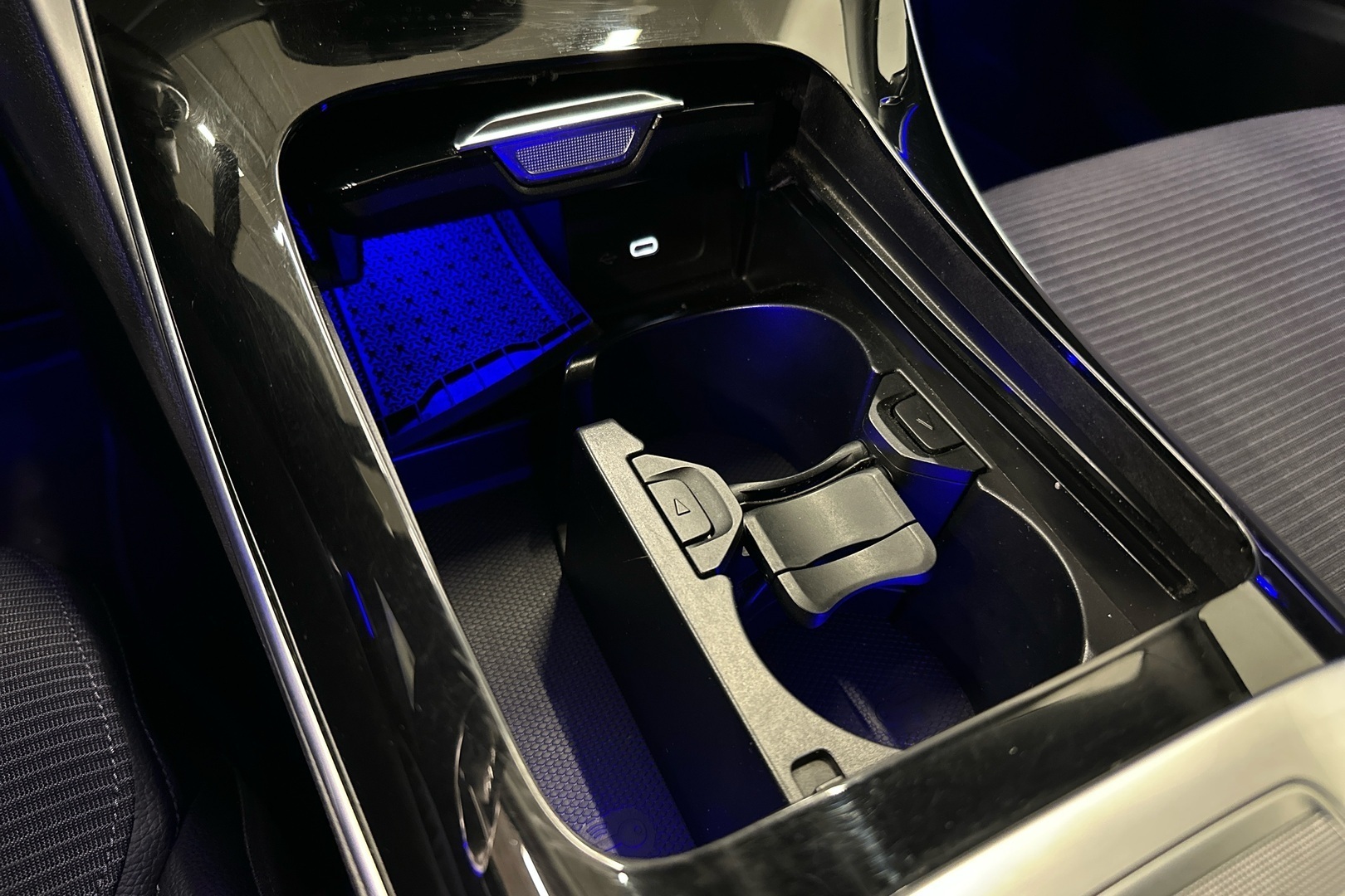 MERCEDES-BENZ C 2023