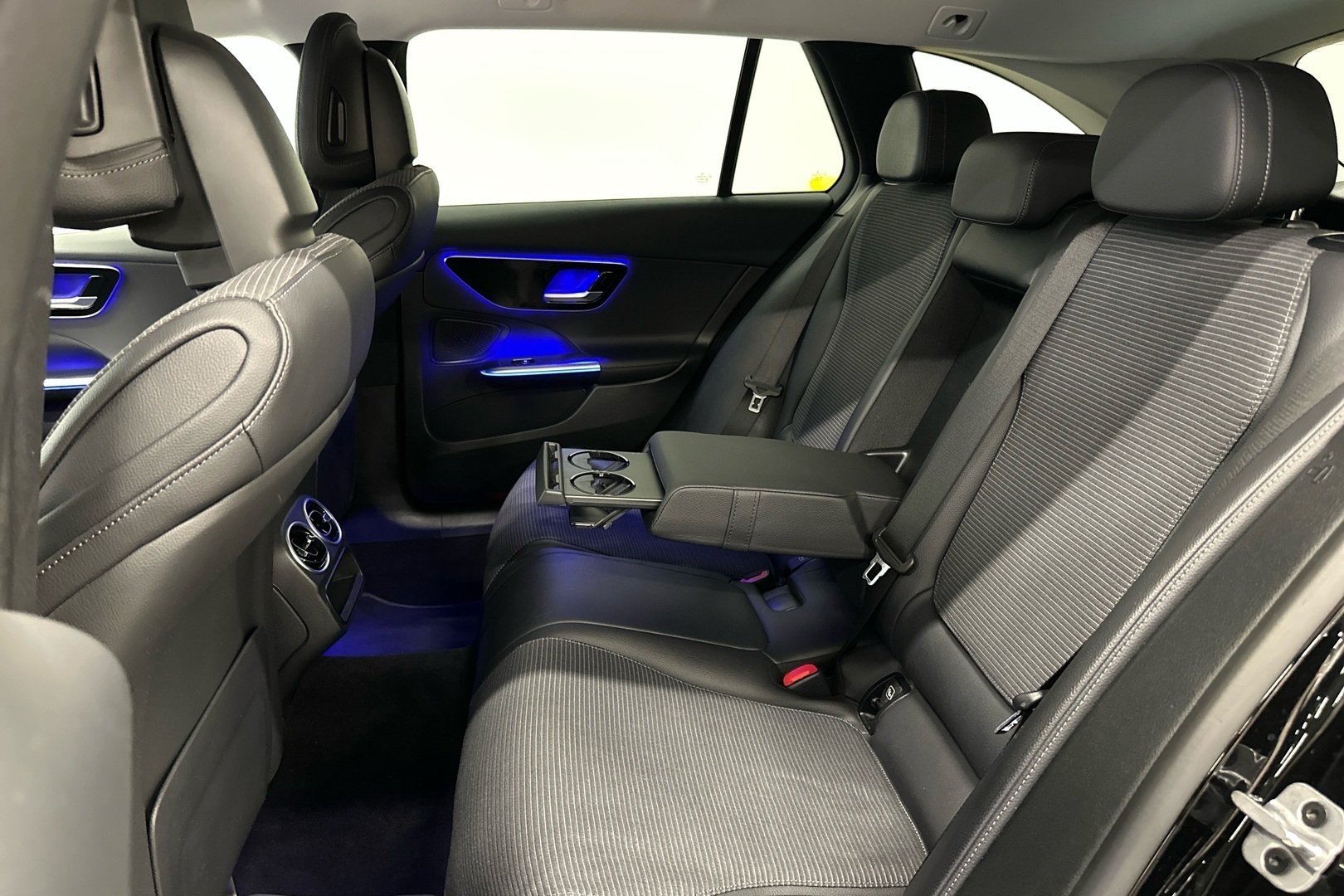 MERCEDES-BENZ C 2023