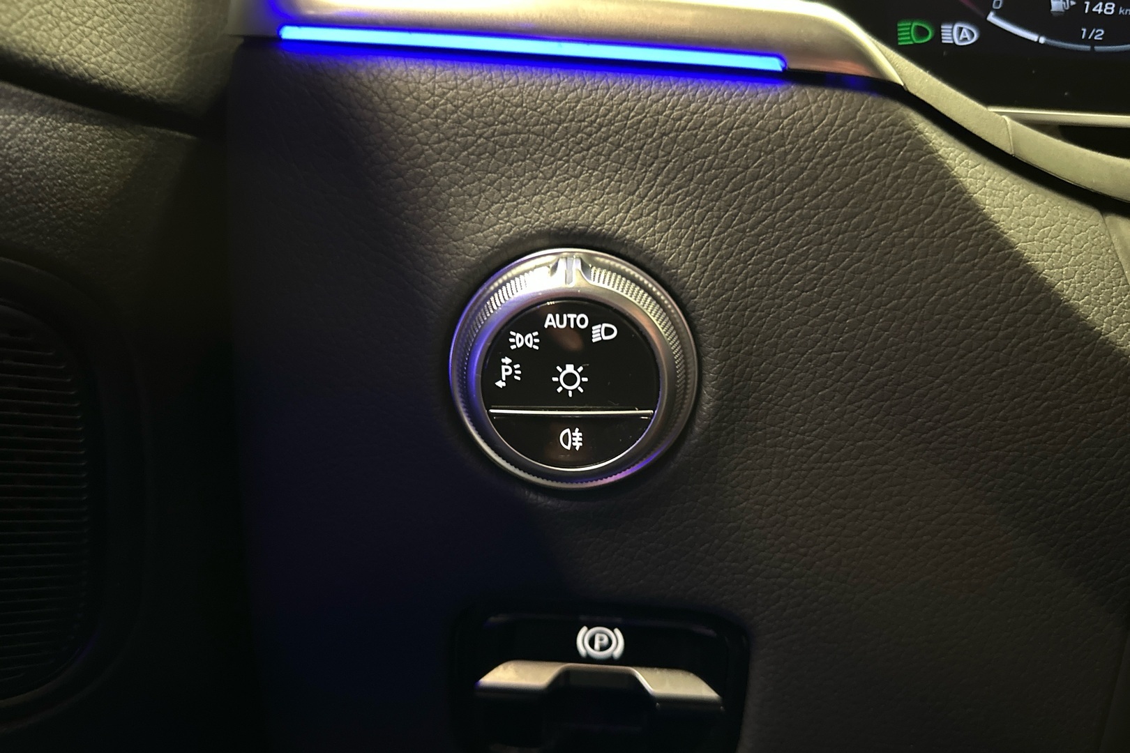 MERCEDES-BENZ GLC 2023