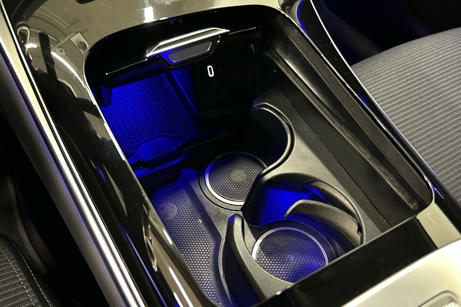 MERCEDES-BENZ GLC 2023