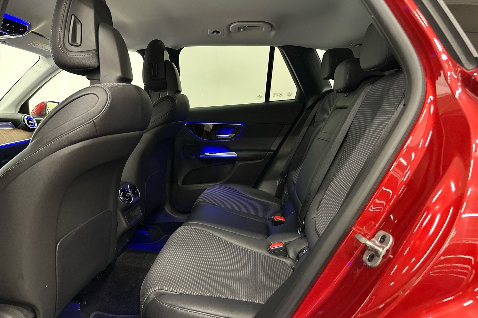 MERCEDES-BENZ GLC 2023