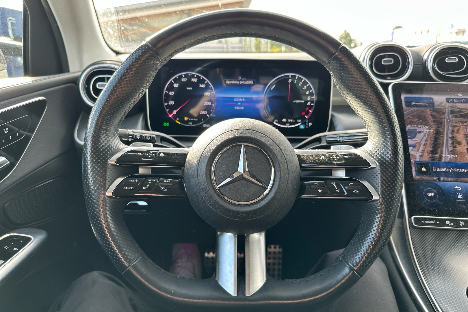 MERCEDES-BENZ GLC 2023