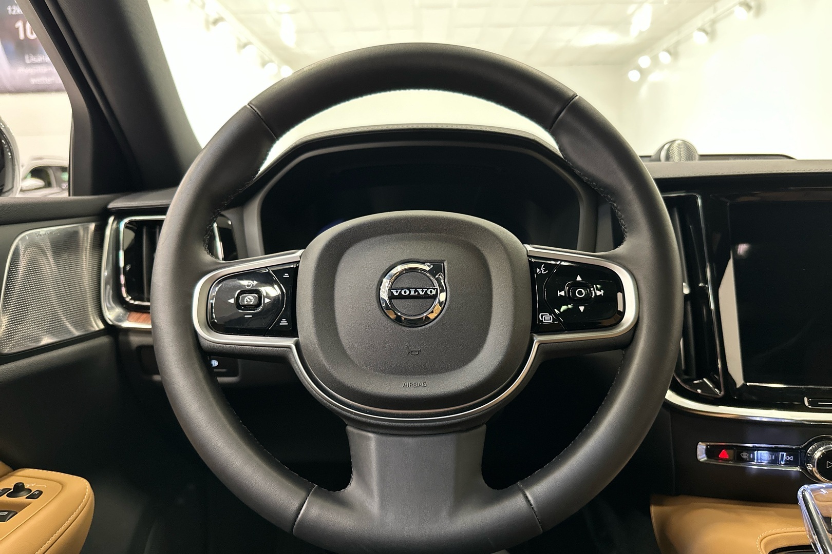 VOLVO V60 2025