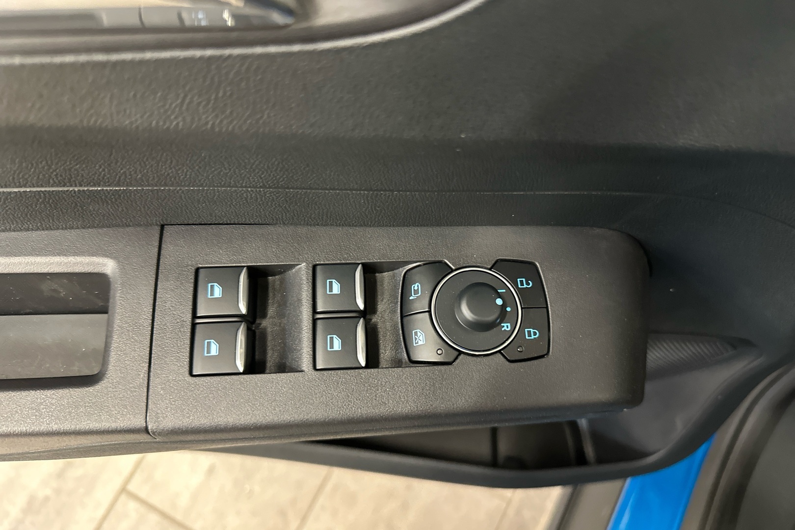 FORD TOURNEO COURIER 2025