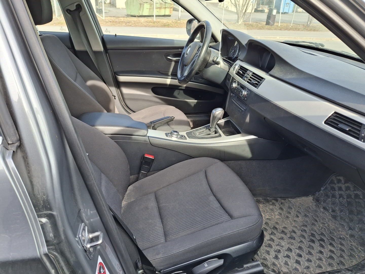 BMW 318 2011