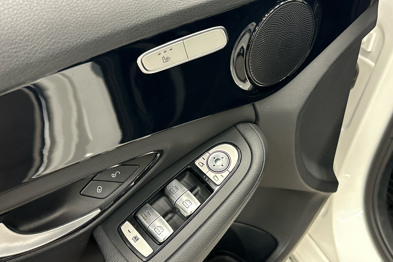 MERCEDES-BENZ C 2016