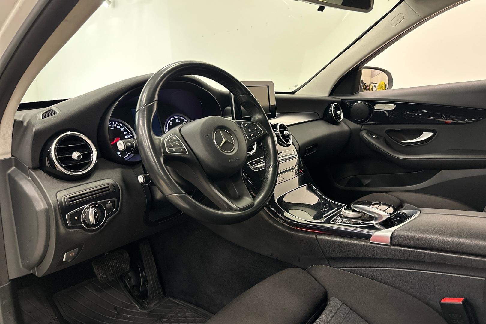 MERCEDES-BENZ C 2016