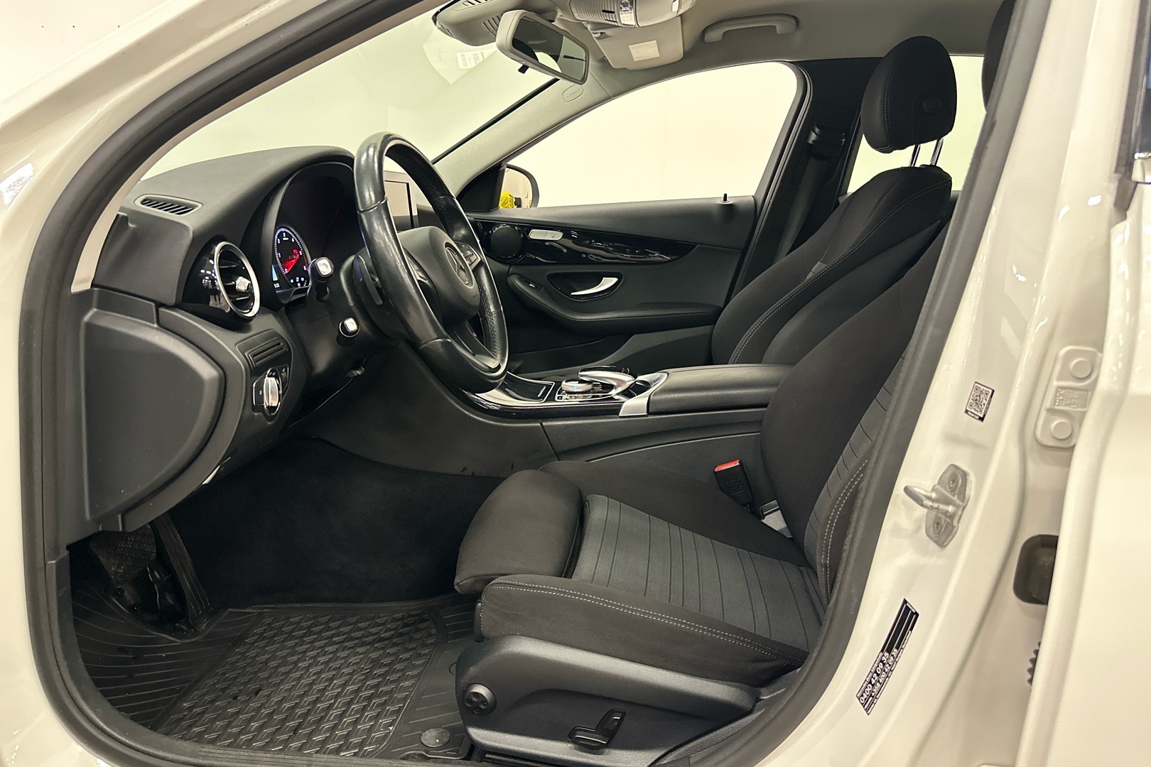 MERCEDES-BENZ C 2016