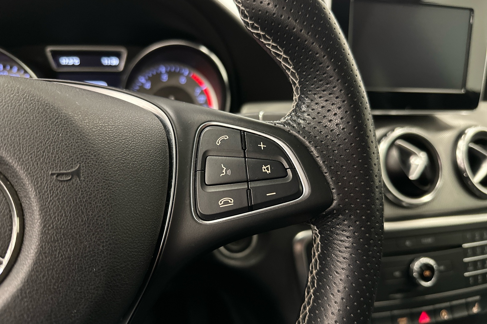 MERCEDES-BENZ GLA 2017