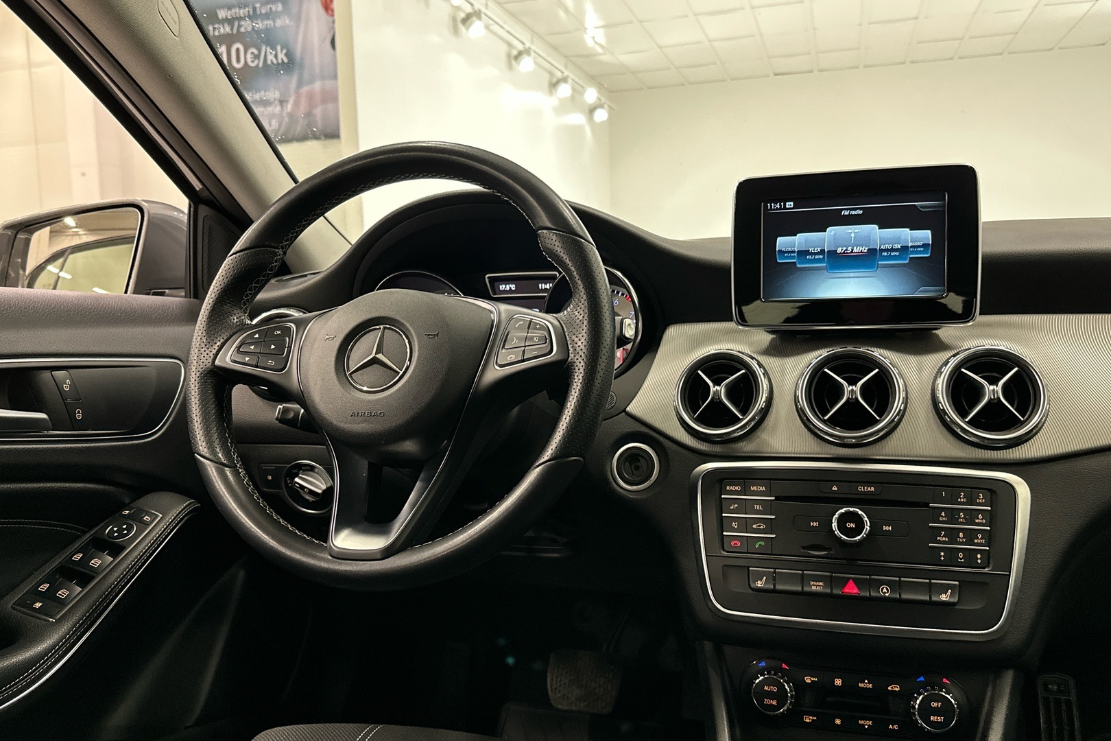 MERCEDES-BENZ GLA 2017