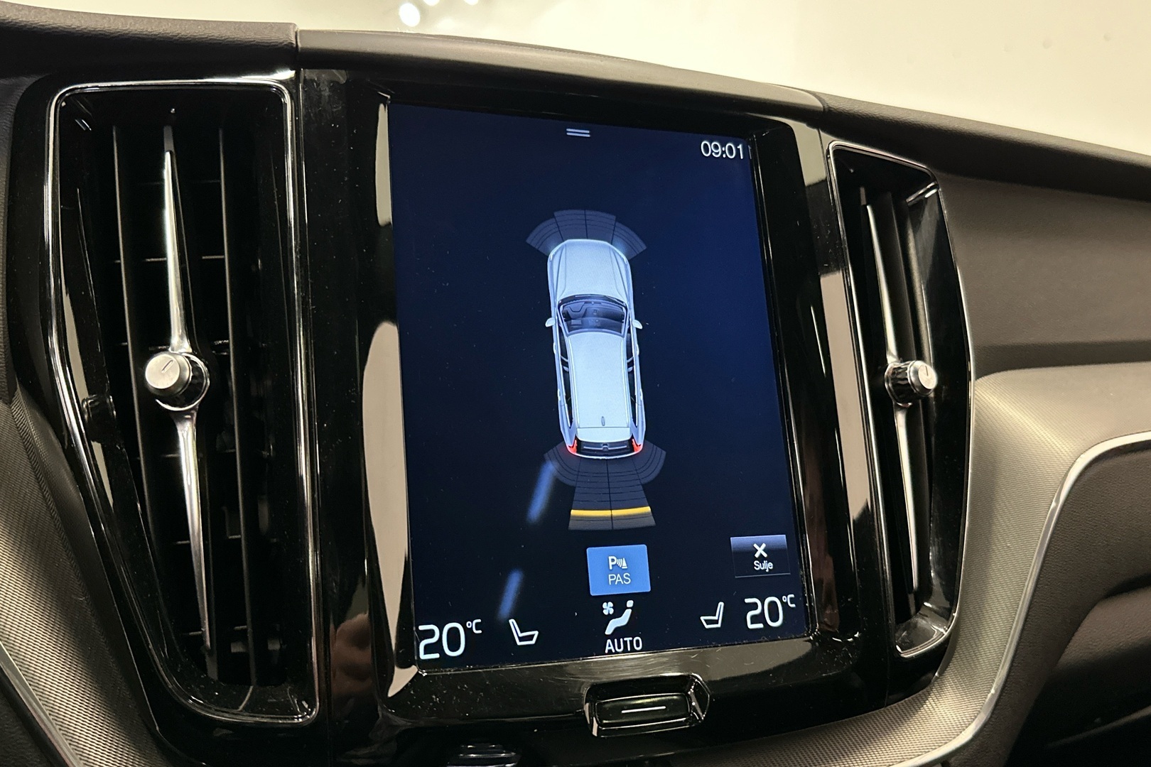VOLVO XC60 2017