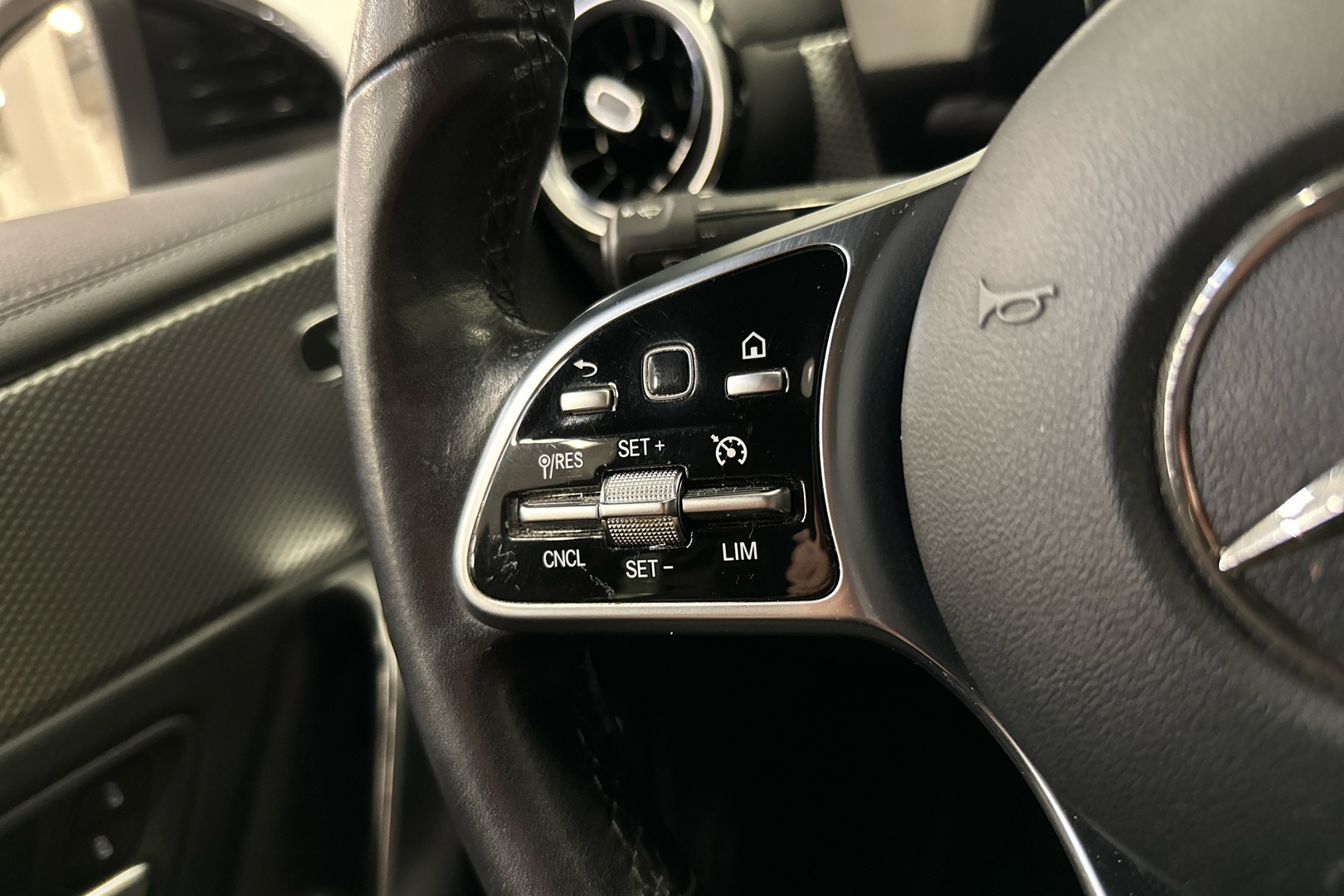 MERCEDES-BENZ CLA 2020