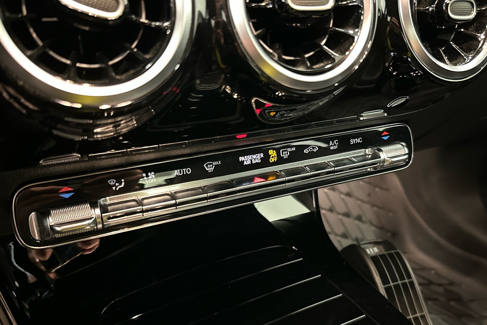 MERCEDES-BENZ CLA 2020