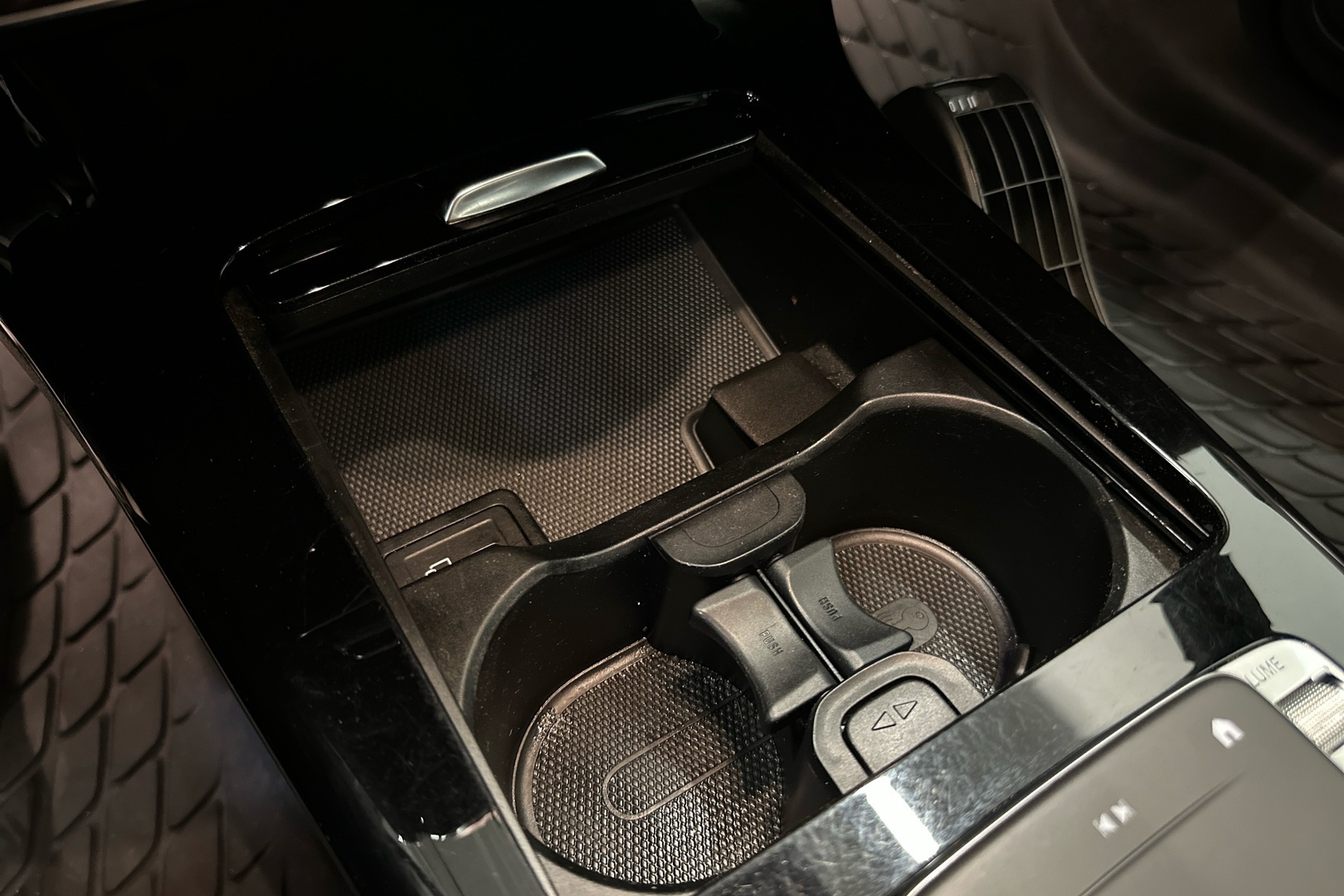 MERCEDES-BENZ CLA 2020