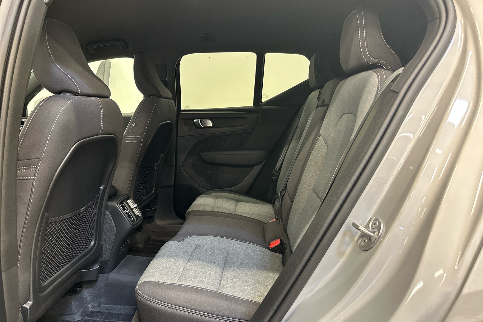 VOLVO XC40 2024