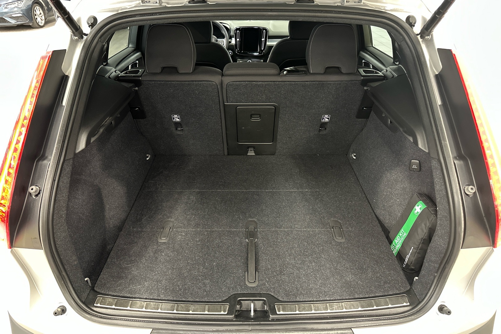 VOLVO XC40 2024