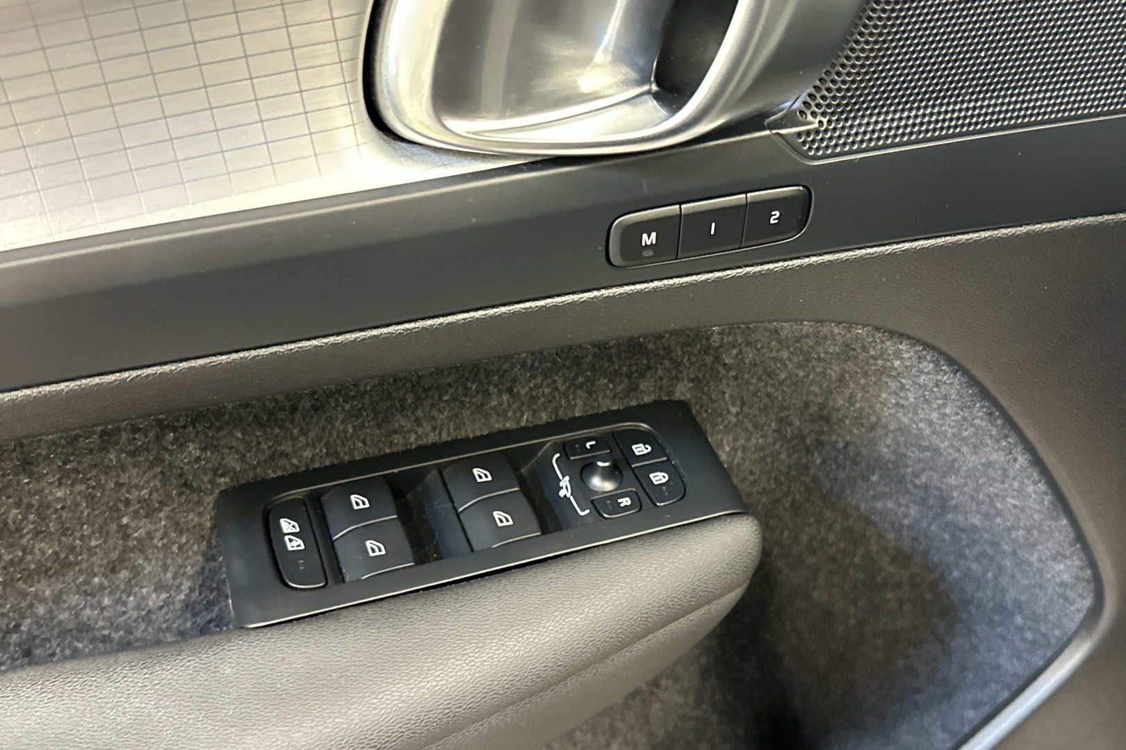 VOLVO XC40 2024