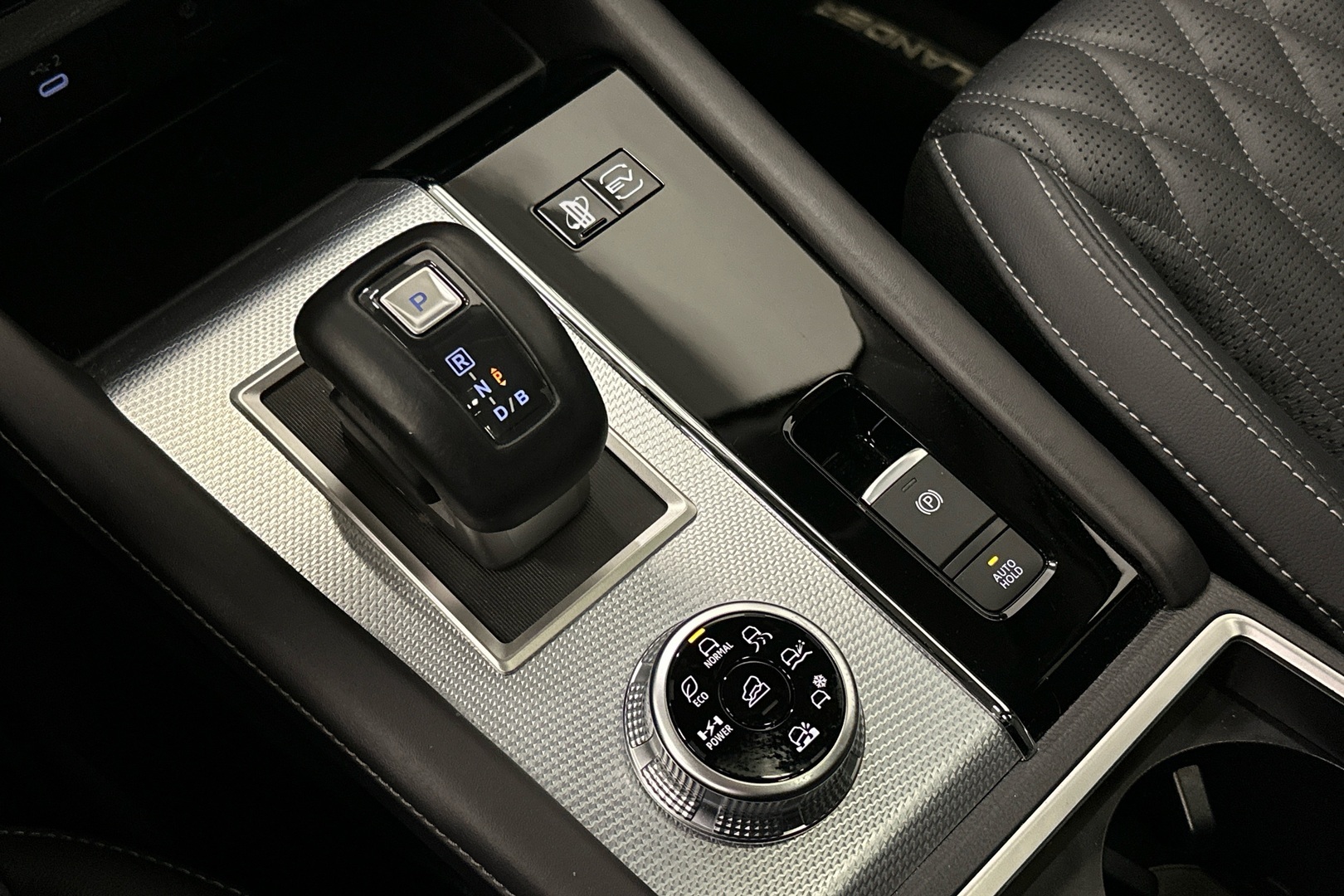 MITSUBISHI OUTLANDER 2025