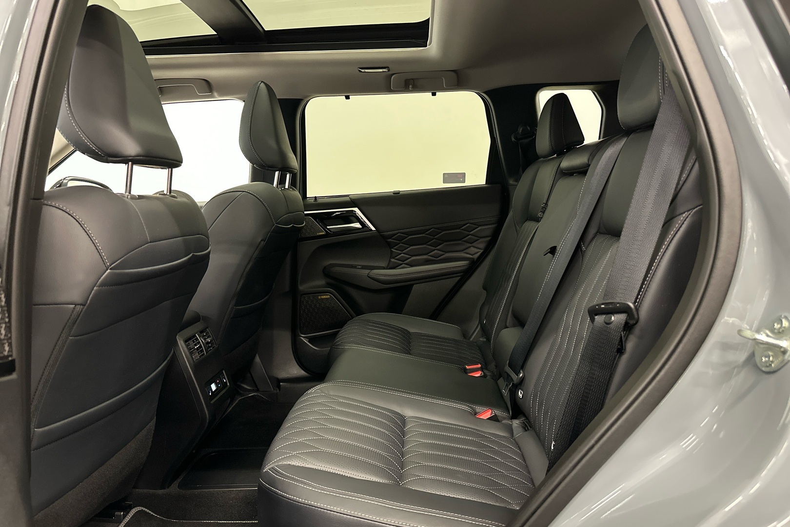 MITSUBISHI OUTLANDER 2025