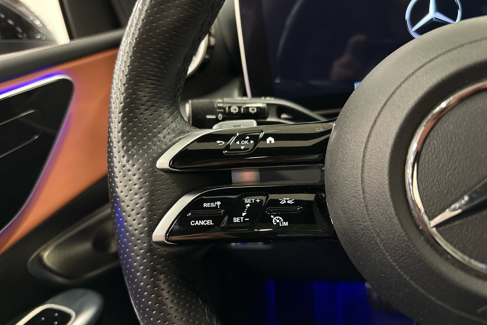 MERCEDES-BENZ GLC 2024