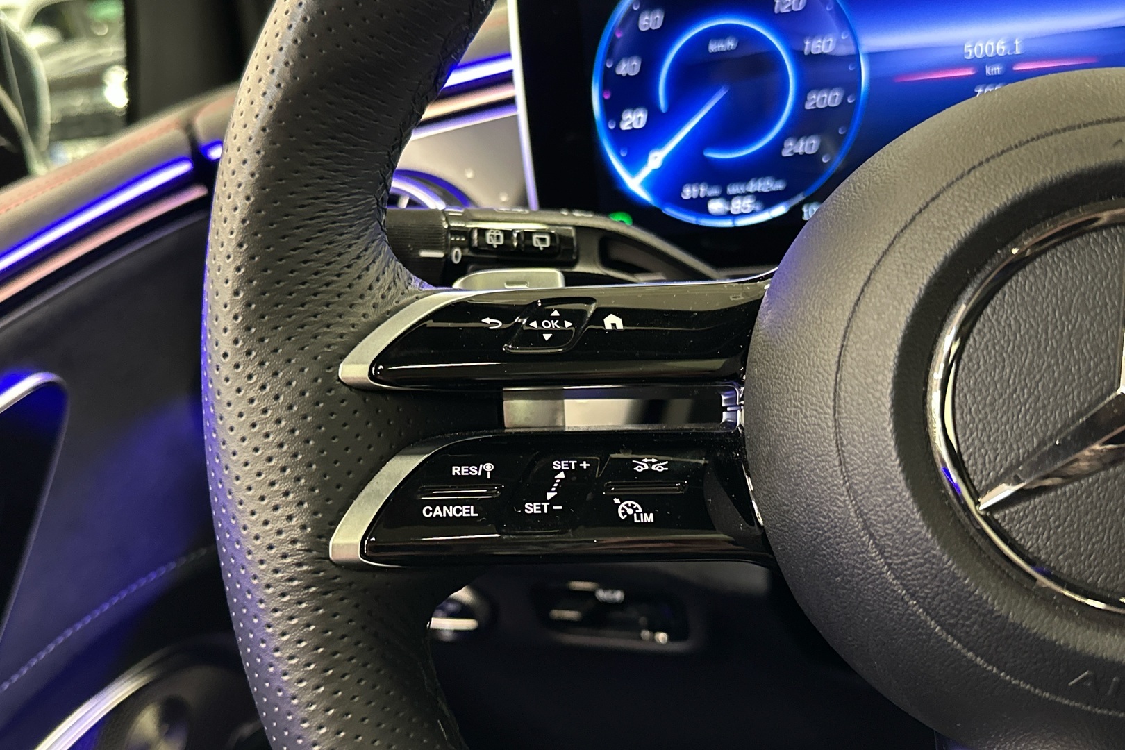 MERCEDES-BENZ EQE SUV 2025