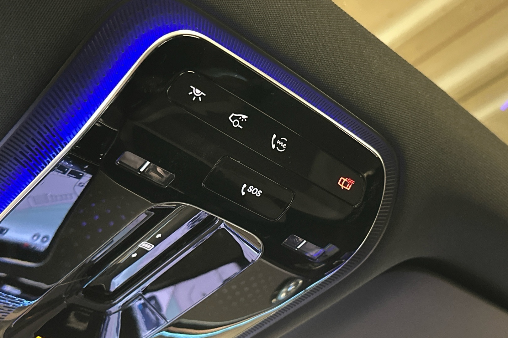 MERCEDES-BENZ EQE SUV 2025