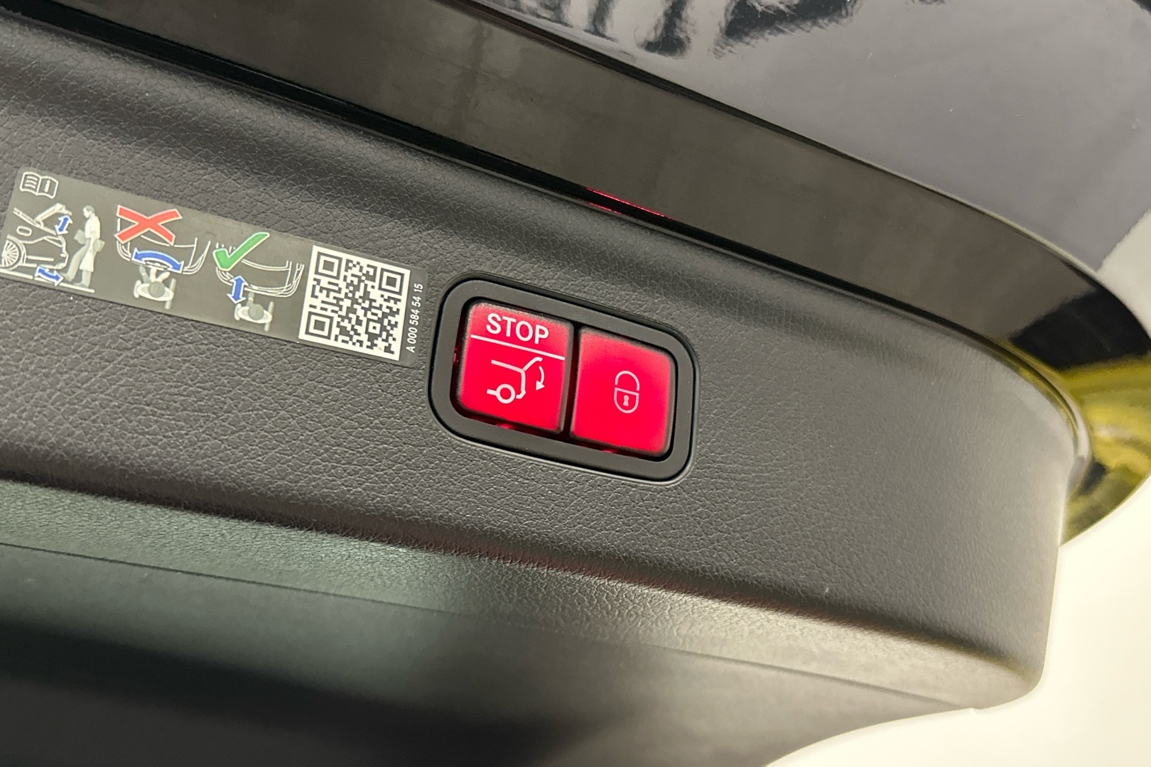 MERCEDES-BENZ EQE SUV 2025