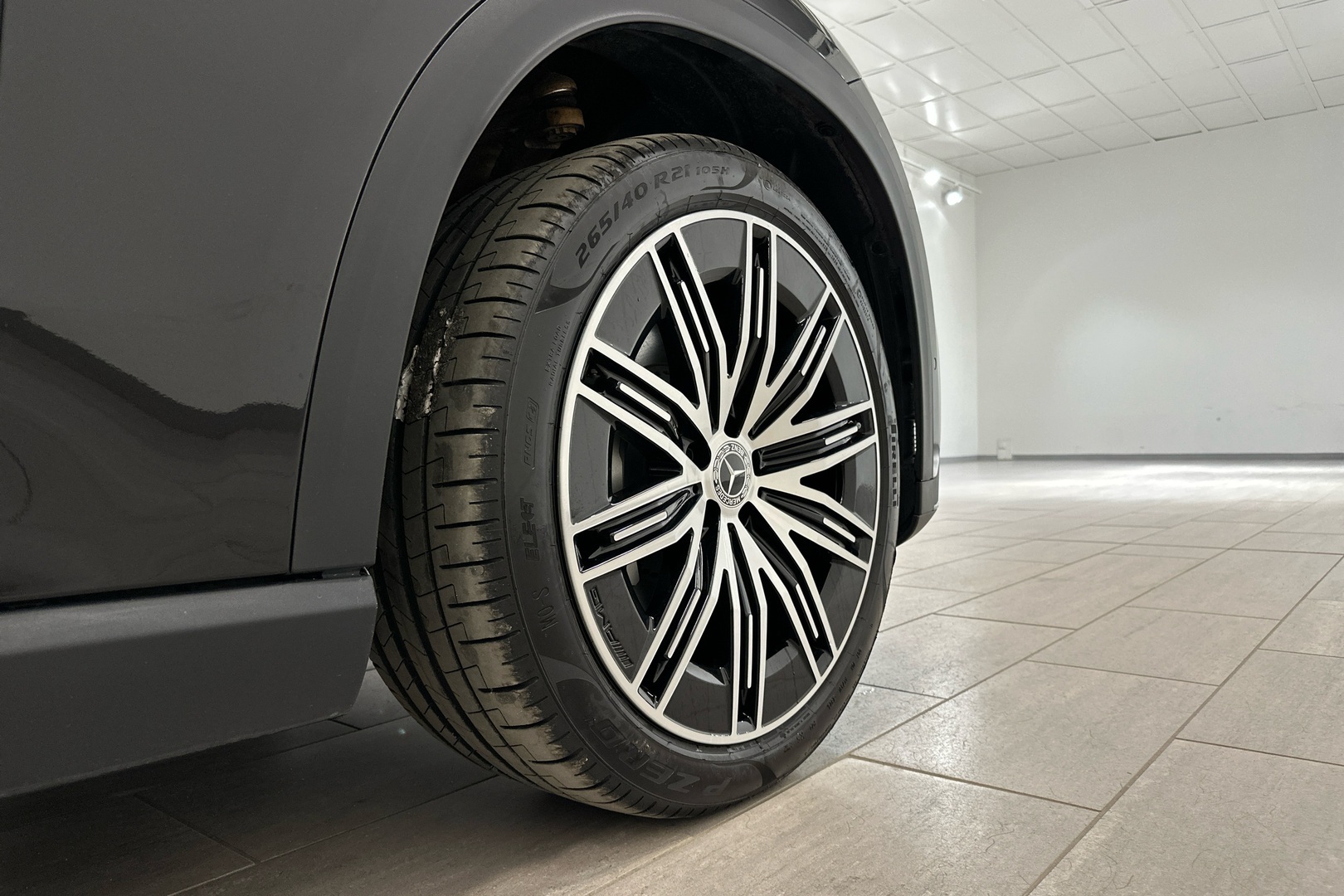 MERCEDES-BENZ EQE SUV 2025