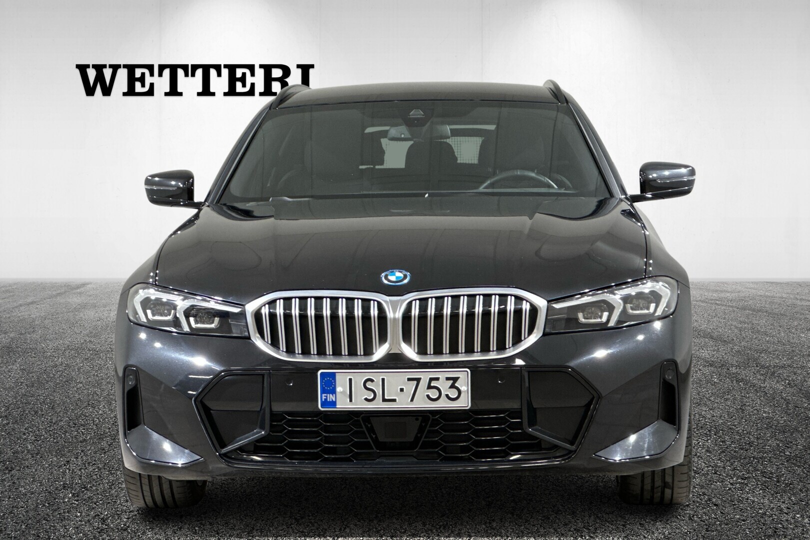 BMW 330 2025