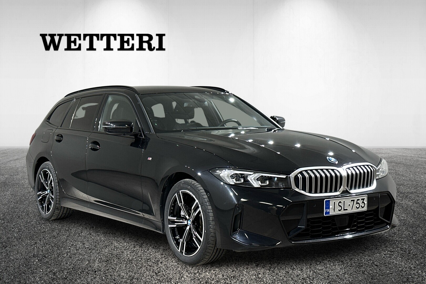 BMW 330 2025