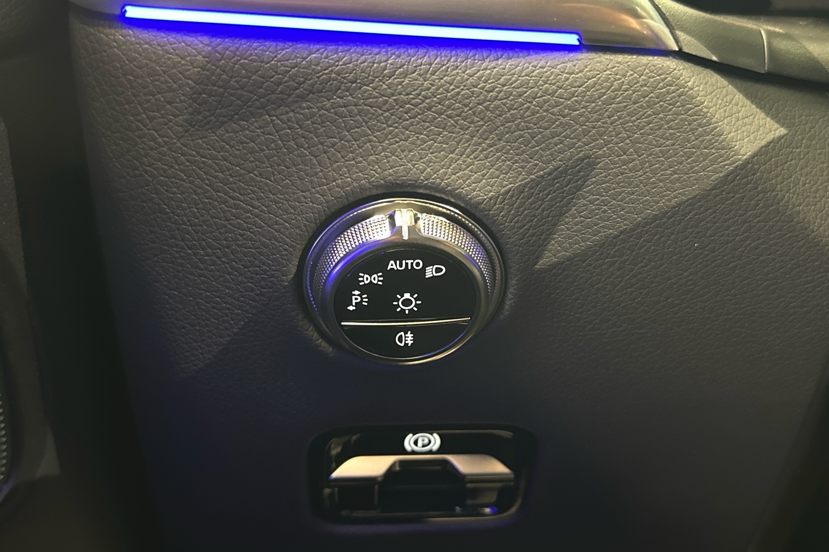 MERCEDES-BENZ GLC 2025