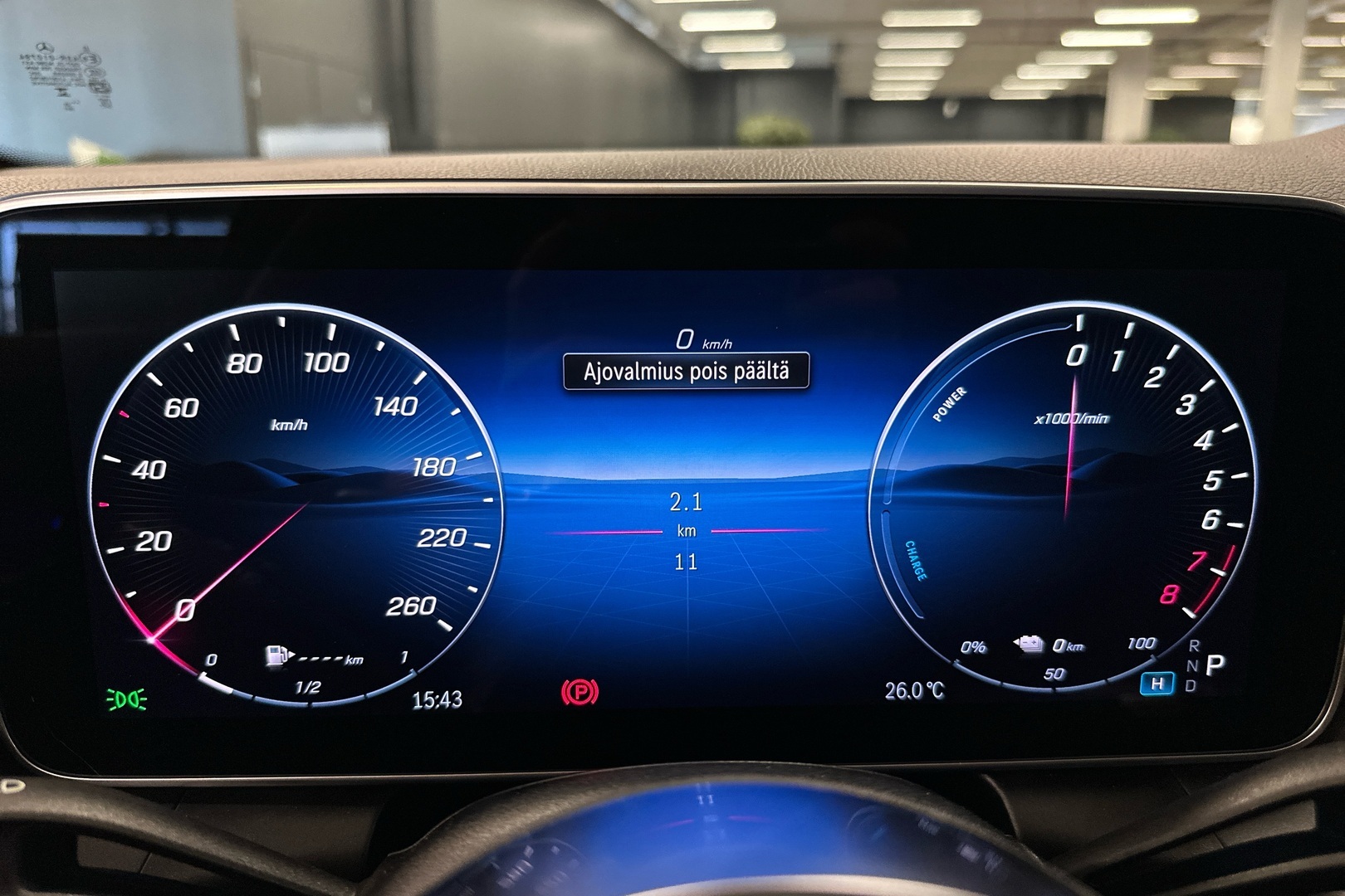 MERCEDES-BENZ GLC 2025