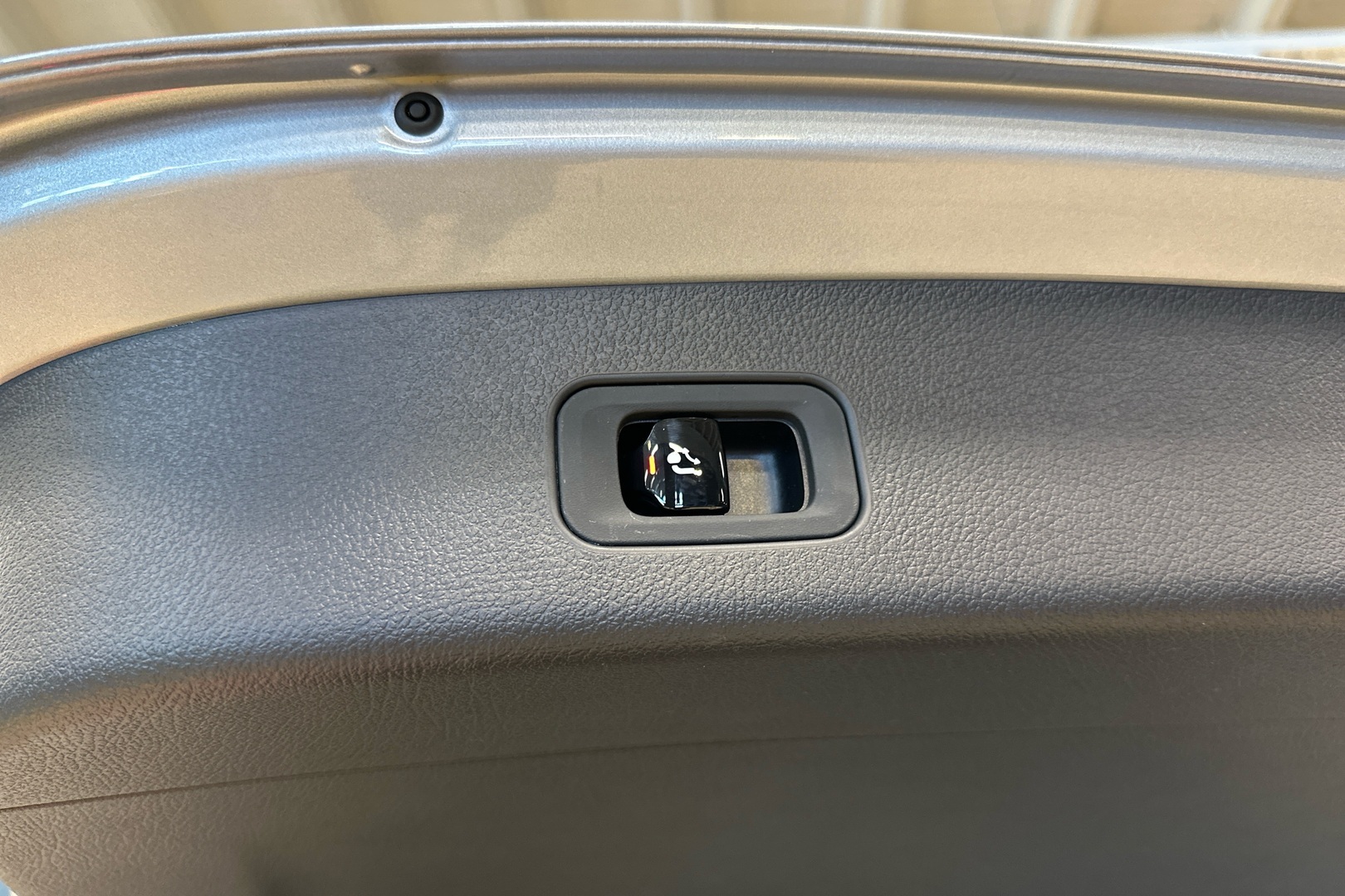 MERCEDES-BENZ GLC 2025