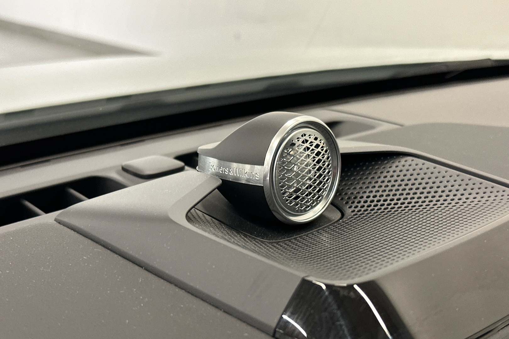 VOLVO ES90 10