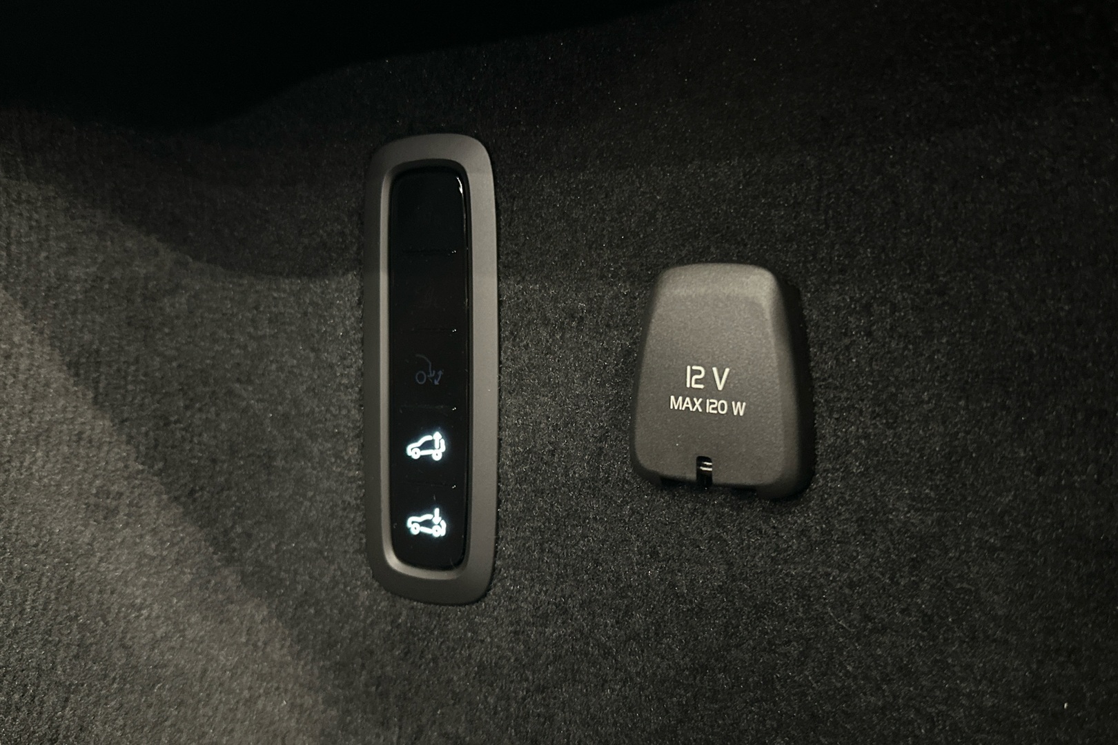 VOLVO ES90 28
