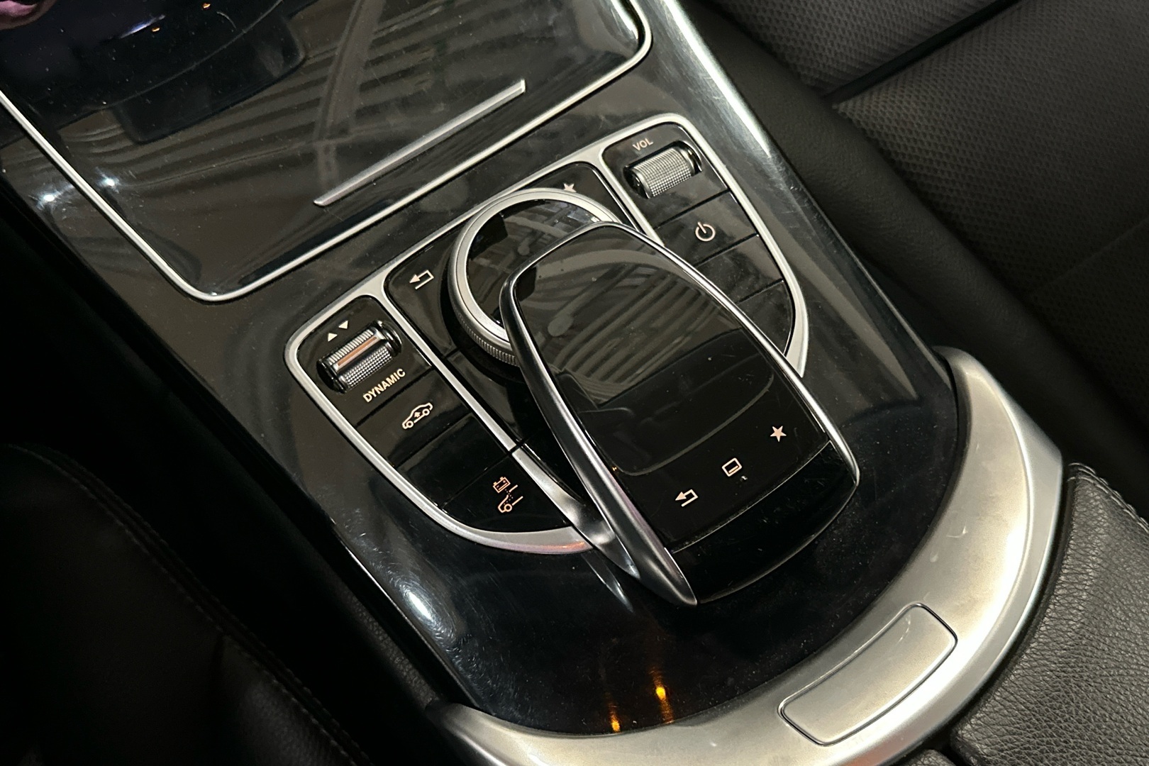 MERCEDES-BENZ C 2015