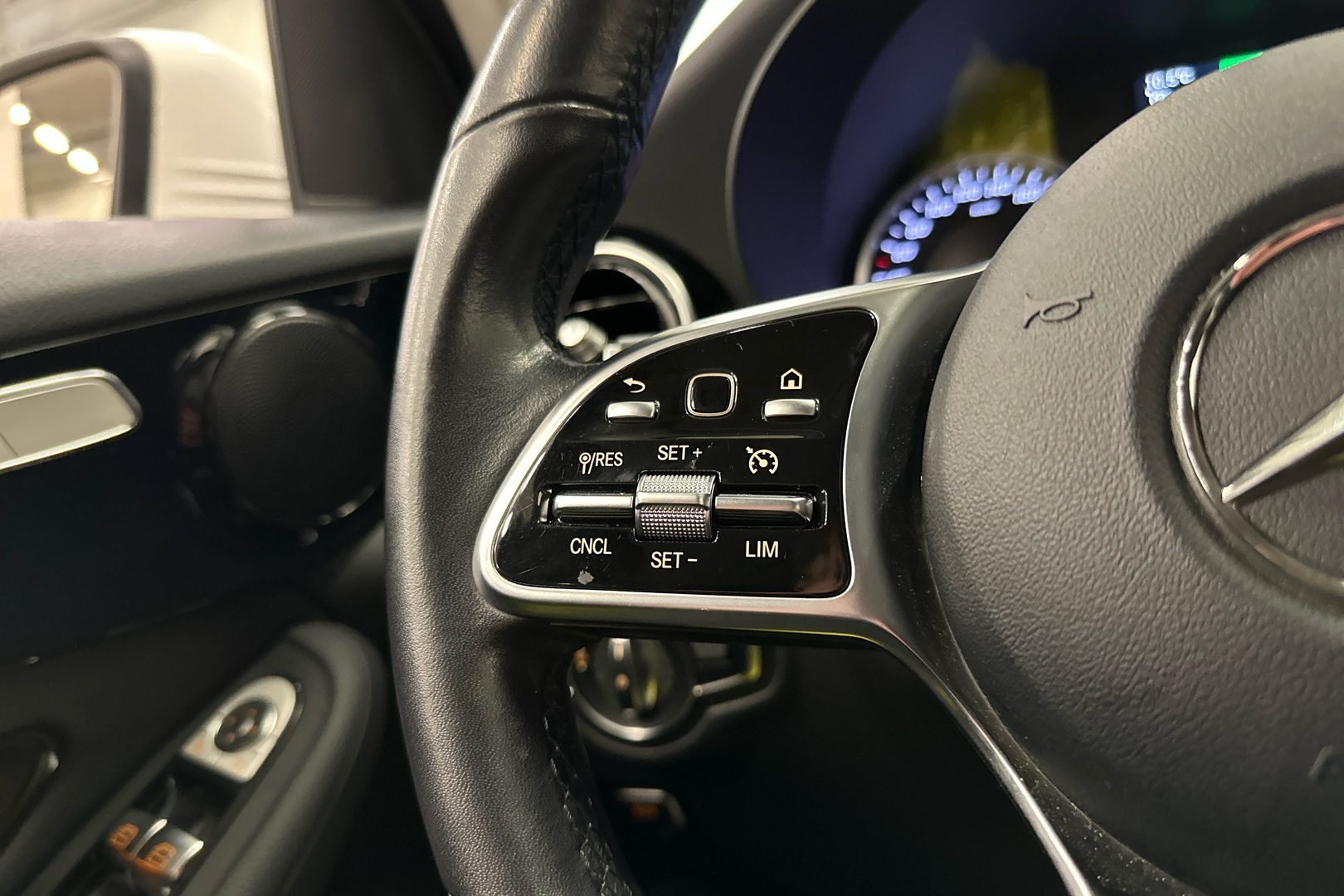 MERCEDES-BENZ GLC 2021