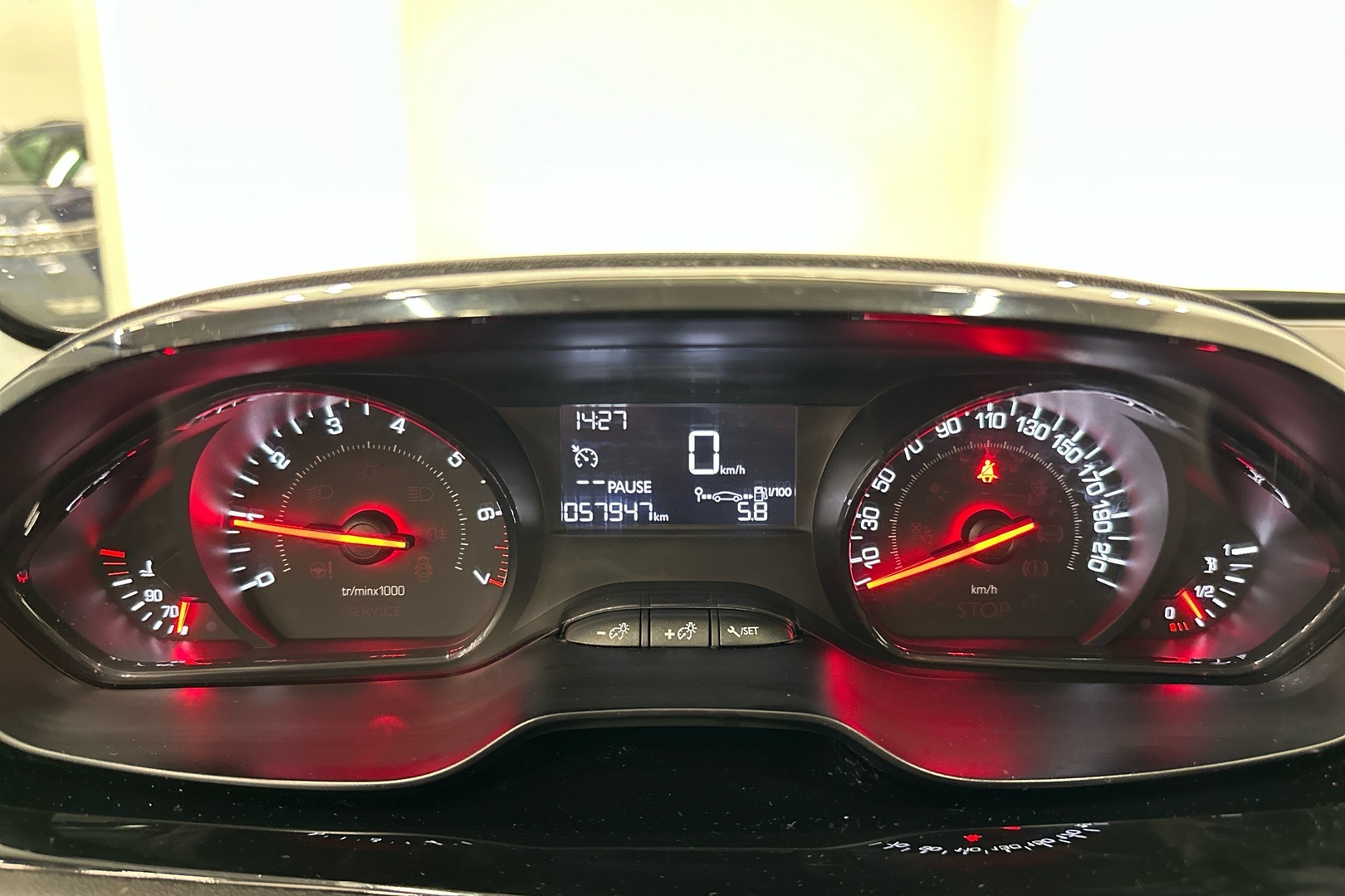 PEUGEOT 208 2013